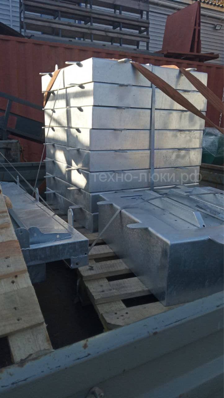 уличные люки под брусчатку