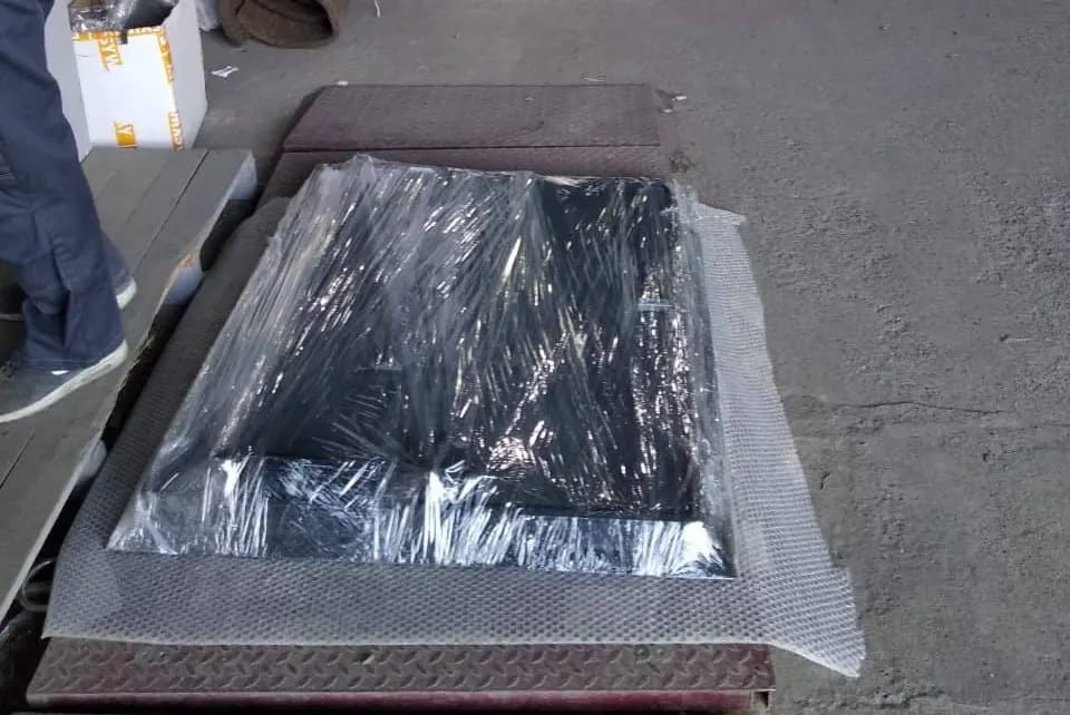 Люк уличный